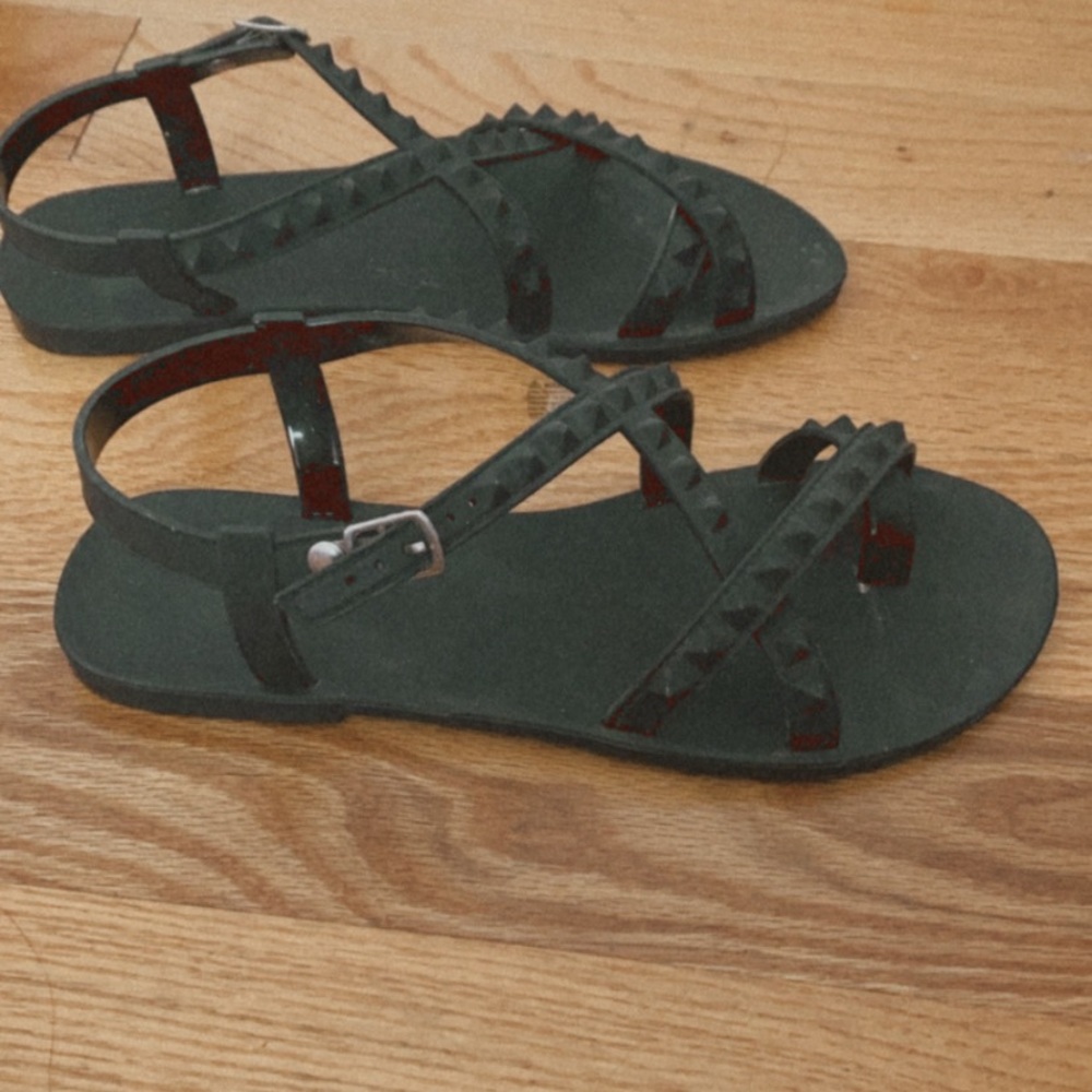 Black rubber sandals